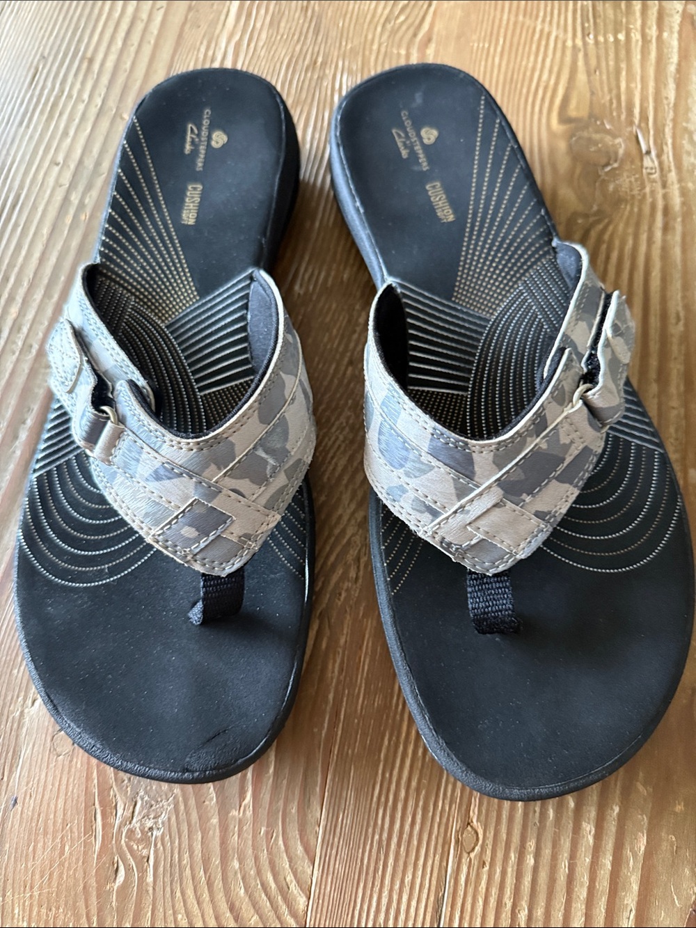 Clarks Black Sandal Thong with camo Gray/Beige Straps